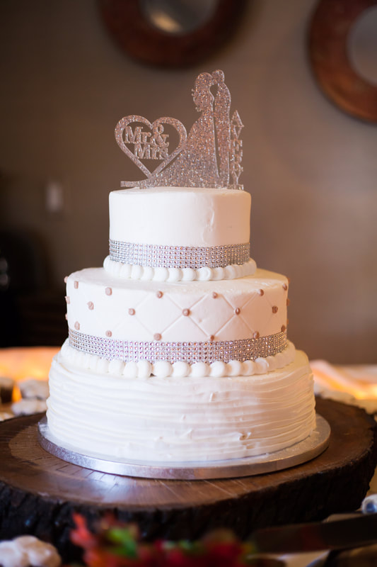 White rustic wedding cake at Citrus Hills country club